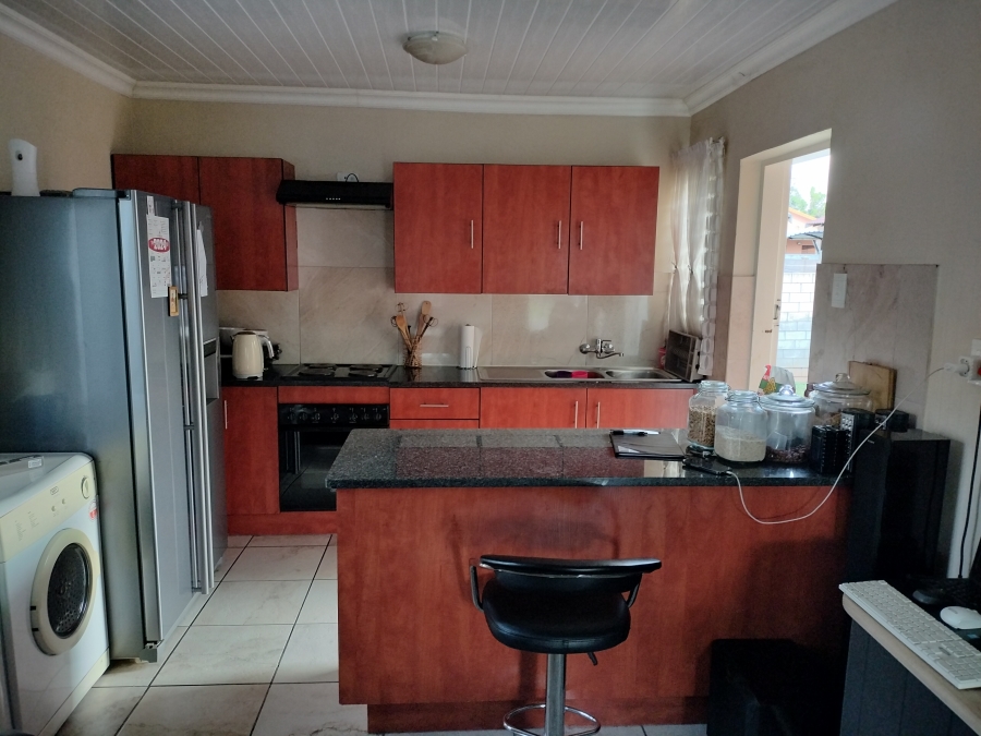 To Let 3 Bedroom Property for Rent in Waterval East North West